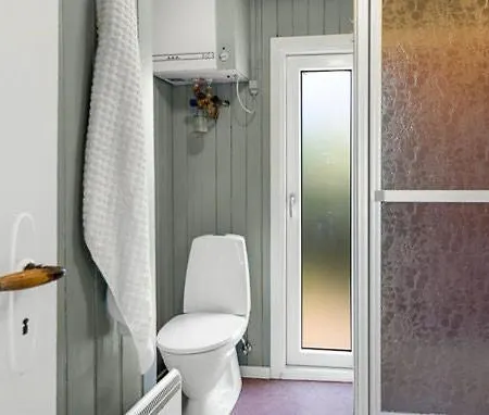 With Panoramic Views At Anslet Feriehus *